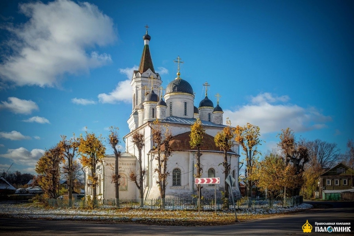 М біла. Бело Троицкая Церковь Тверь. Белая Троица Тверь. Церковь: Троицкая ("белая Троица"). Храм белая Троица города Тверь.